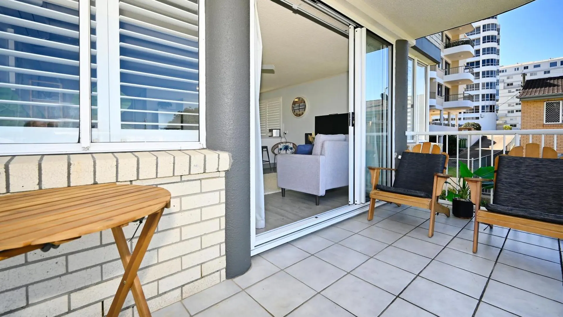Spacious 3 Bedroom Delight - Shops & Beaches Zg1 Caloundra 0*,  Australien